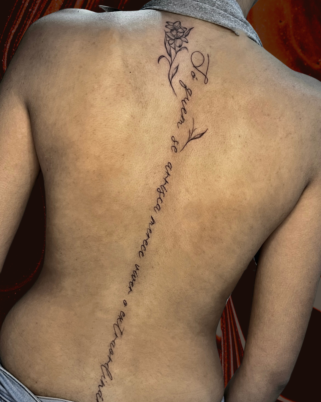 Tatuagem fine line delicada
