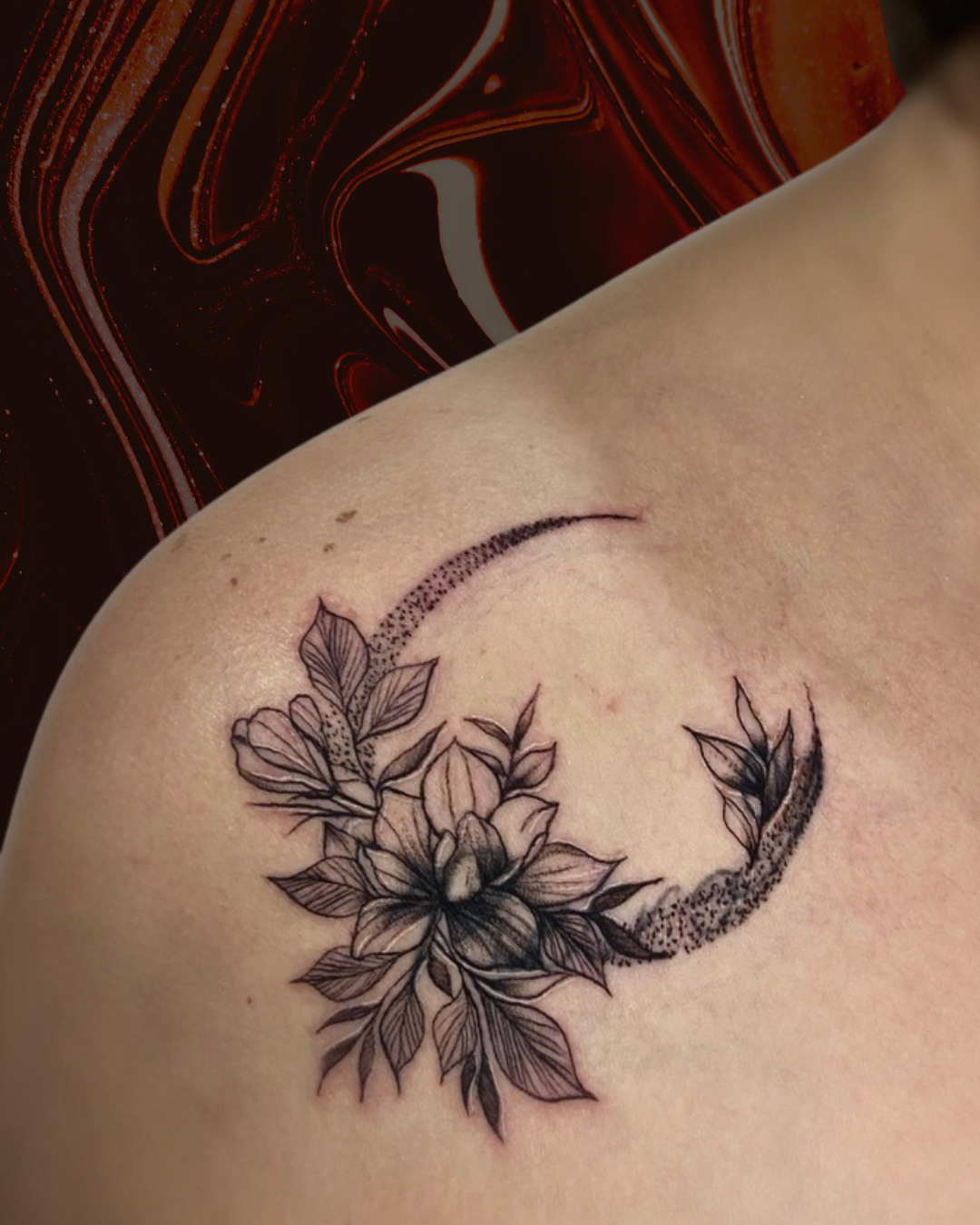 Tatuagem preto e cinza