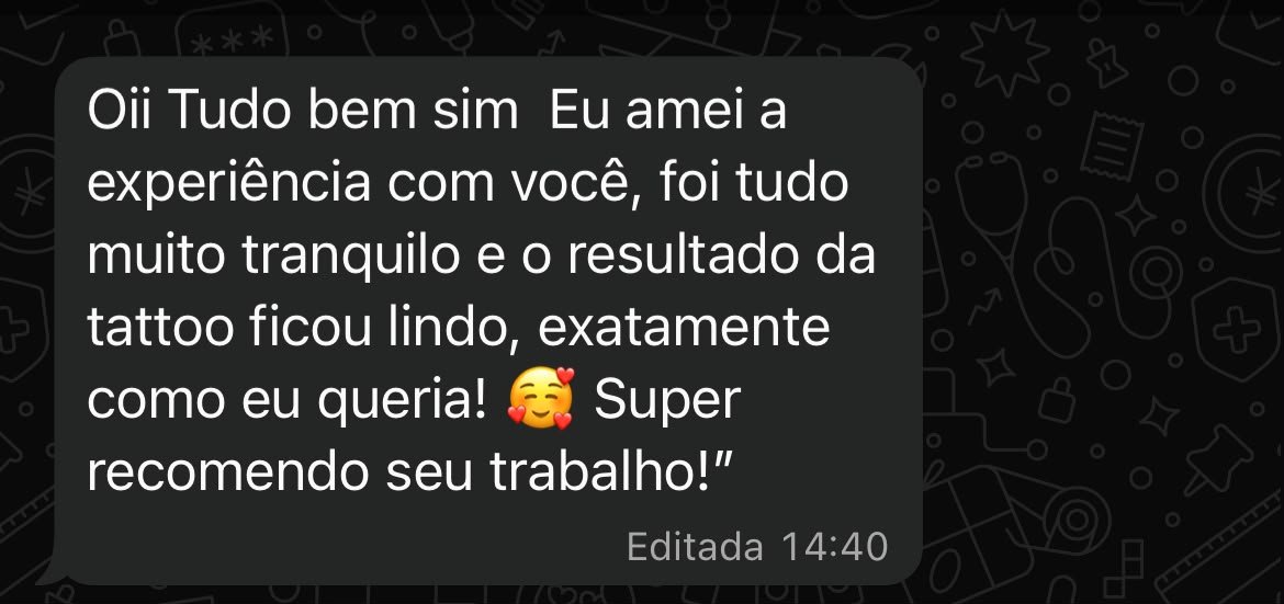 Print de depoimento de cliente sobre tatuagem